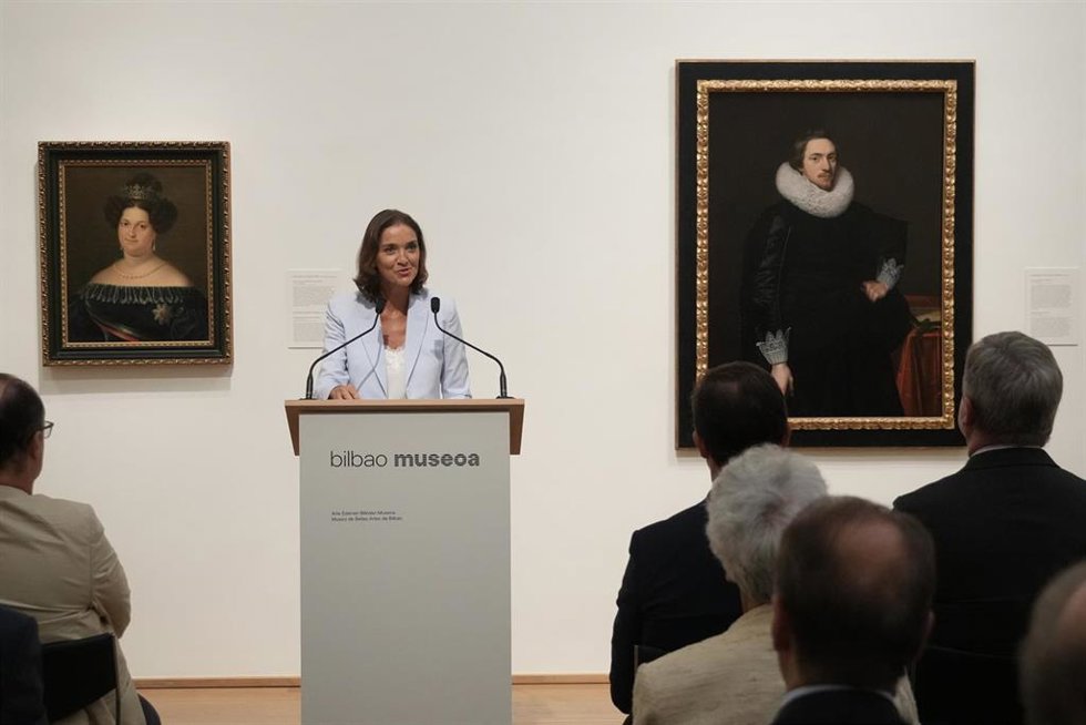 La ministra de Industria, Comercio y Turismo, Reyes Maroto, preside el acto de restitución de dos cuadros requisados a la familia Sota durante la Guerra Civil, en el Museo de Bellas Artes de Bilbao, a 2 de septiembre de 2022, en Bilbao, País Vasco (Espa