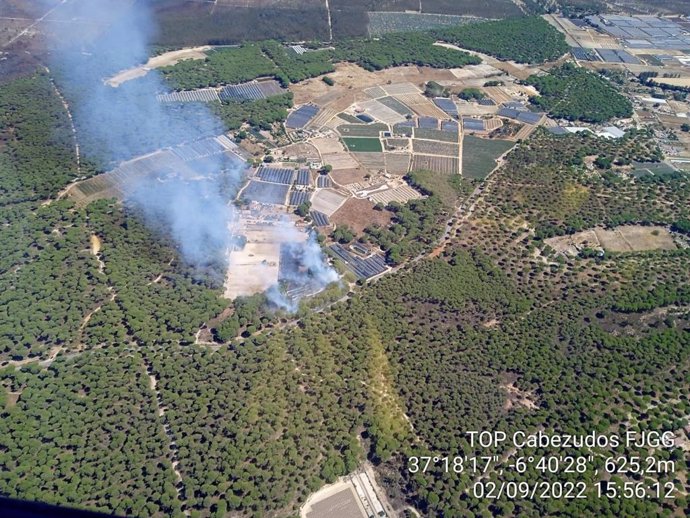 Incendio declarado este viernes en el paraje Huerta del Hambre de Bonares.