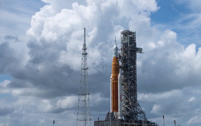 La nave espacial Orion de la misión espacial no tripulada Artemis I de la NASA