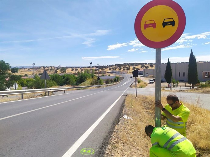 Trabajos en la glorieta de Pedroche.