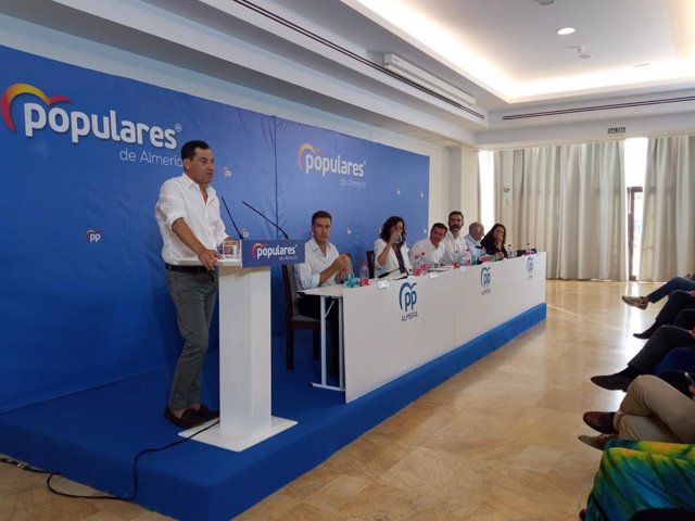 El presidente del PP-A, Juanma Moreno, interviene en la junta directiva provincial del PP de Almería.