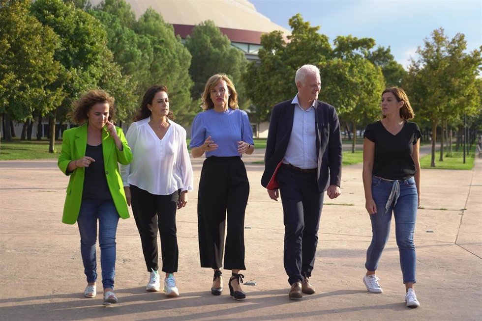 Acto público en La Ribera de Logroño de la presidenta del Gobierno riojano, Concha Andreu y la portavoz, Pilar Alegría