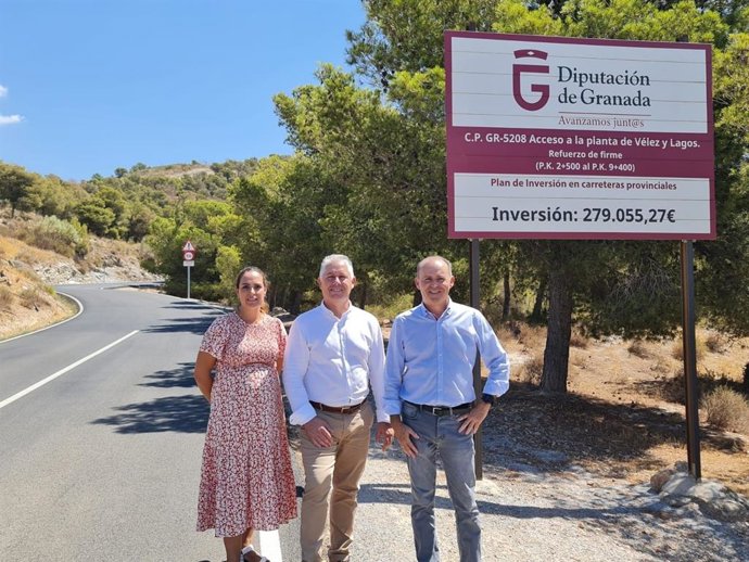 Visita a la carretera de acceso a la Planta de Residuos de Vélez con una inversión provincial de 280.000 euros