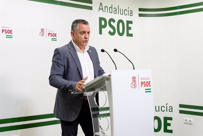 Archivo - El secretario general del PSOE de Almería y diputado en el Congreso, Indalecio Gutiérrez.