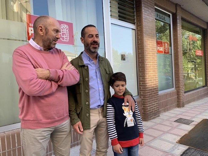 Angel García, en el centro