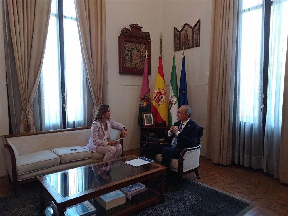 Encuentro entre la delegada de la Junta de Andalucía en Málaga, Patricia Navarro, y el alcalde de la ciudad, Francisco de la Torre