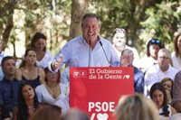 Espadas reivindica a Sánchez como "el presidente de la gente" frente al gobierno de "no hacer nada" de Moreno