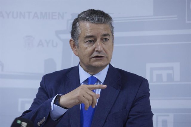 El consejero de Presidencia, Interior y Diálogo Social de la Junta de Andalucía, Antonio Sanz, en una imagen de archivo