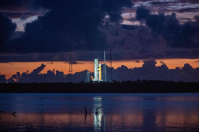 El cohete Artemis I de la NASA preparado para su lanzamiento desde el cabo Cañaveral, en Florida, Estados Unidos