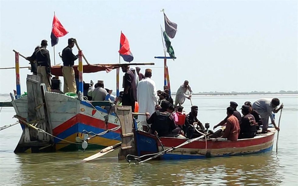 Distribución de ayuda humanitaria tras las inundaciones en Pakistán
