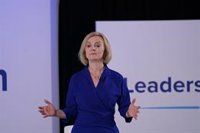 Liz Truss cae en las encuestas de popularidad con la votación cerrada