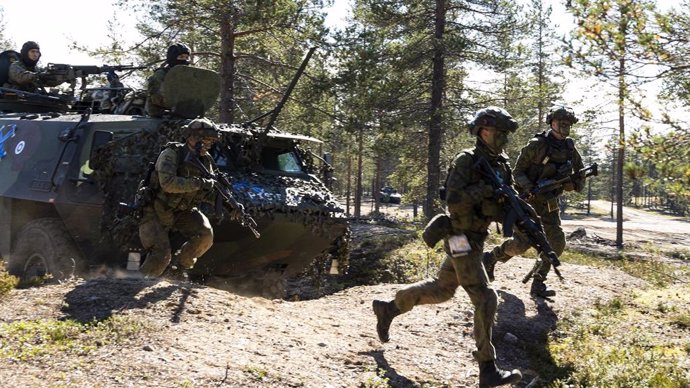 Ejercicio de la operación Vigilant Knife en el norte de Finlandia entre tropas finlandesas, suecas y británicas