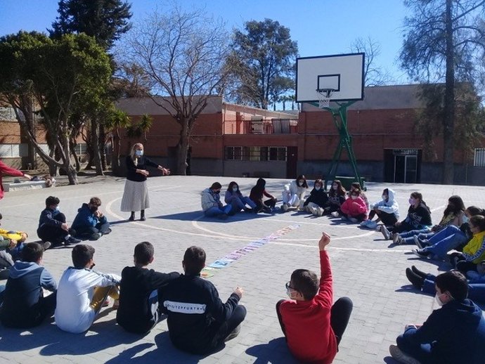 Taller sobre el cambio climático llevado a cabo por la ONG malagueña Admundi