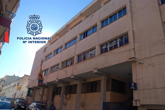 Archivo - Comisaría de la Policía Nacional de Linares (Jaén), en una foto de archivo.