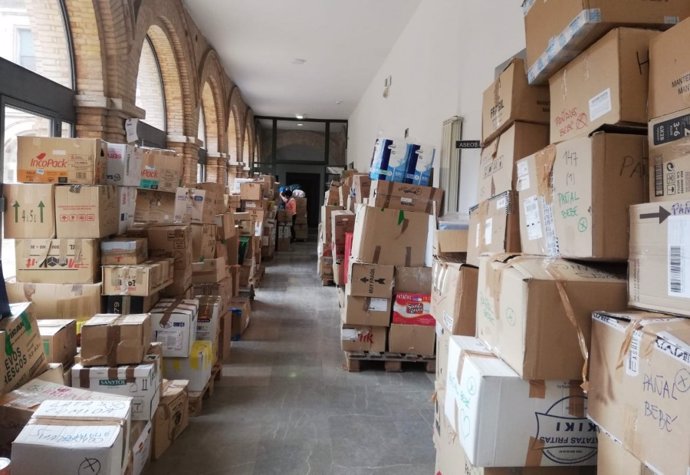 Donaciones de productos para la campaña 'Ayuda a Ucrania' del Arzobispado de Granada.