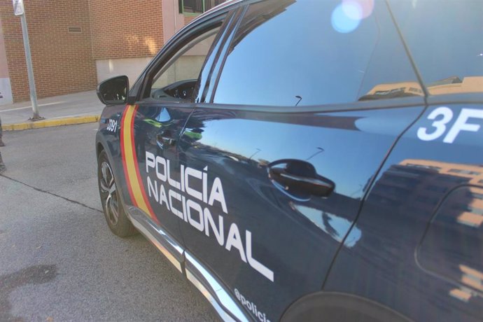 Nota De Prensa Y Fotografía De Recurso:" La Policía Nacional Detiene A Un Hombre Tras Agredir A Su Pareja En Presencia De Su Hija Menor"