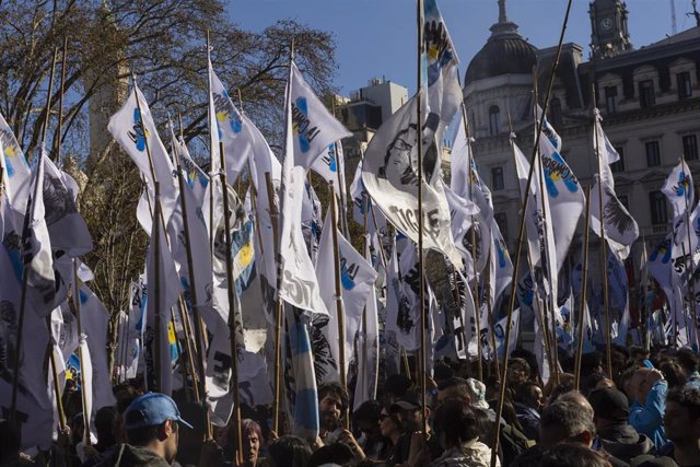 Manifestación en repulsa por el ataque contra la vicepresidenta de Argentina, Cristina Fernández de Kirchner, en Buenos Aires