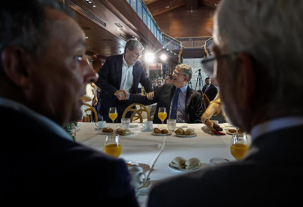 El president de la Generalitat, Ximo Puig, en un desayuno