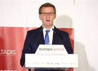 Feijóo se verá este mes con Abascal pero su objetivo es gobernar sin Vox