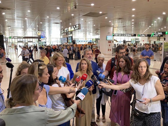 La ministra de Transports, Mobilitat i Agenda Urbana, Raquel Sánchez, a l'estació de Sants de Barcelona
