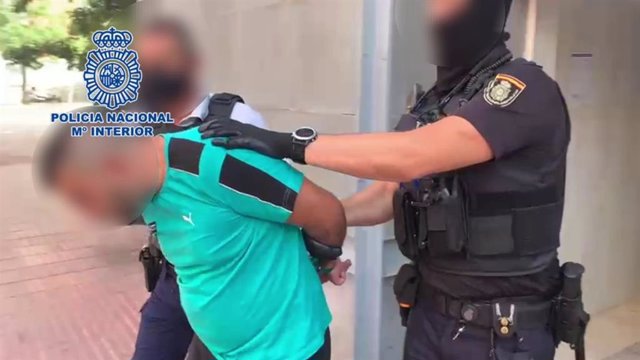 Nota De Prensa: "La Policía Nacional Ha Detenido A Un Varón Por Robar Un Reloj Valorado En 7.000 Euros Simulando Un Atropello"