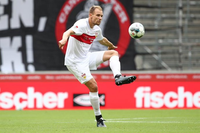 Archivo - FILED - 07 June 2020, Baden-Wuerttemberg, Stuttgart: Stuttgart's Holger Badstuber in action during the German 2. Bundesliga soccer match between VfB Stuttgart and VfL Osnabrueck at Mercedes-Benz Arena. Former Bayern Munich and Germany defender