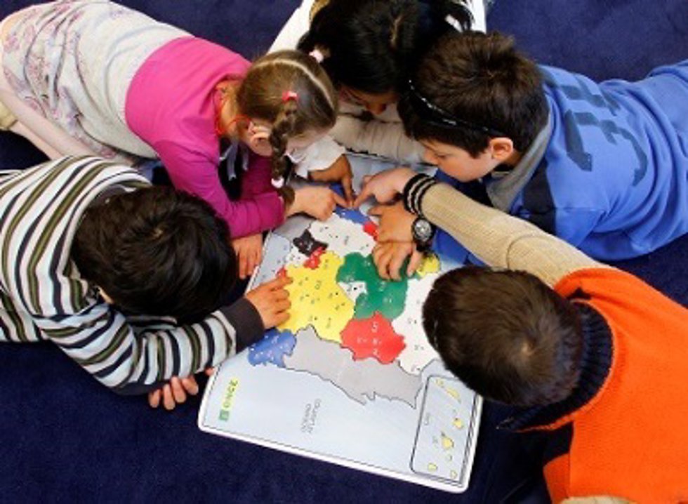 Un total de 7.271 estudiantes ciegos afrontan estos días su 'vuelta al cole' en España, según la ONCE