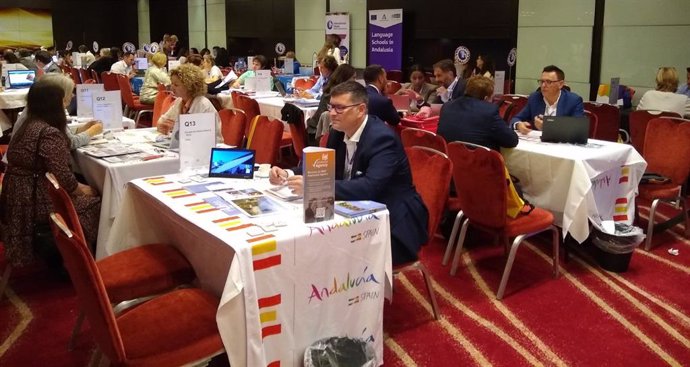 Extenda impulsa el sector de la enseñanza del español de Andalucía en la feria 'Alphe UK.