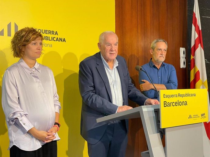 El líder de ERC en Barcelona, Ernest Maragall, junto a los concejales Elisenda Alamany y Jordi Coronas.