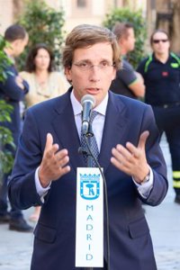 Almeida reprocha a Sánchez escudarse en "una conjura conspiranoica de poderes" por no tener "más alternativas"