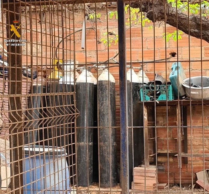 Punto irregular de carga de bombonas para buceo, desmantelado el jueves 1 de septiembre