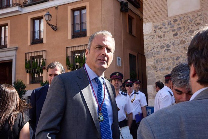 El secretario general de VOX, Javier Ortega Smith, durante el acto de homenaje a los diez bomberos fallecidos en el incendio de los Almacenes Arias  