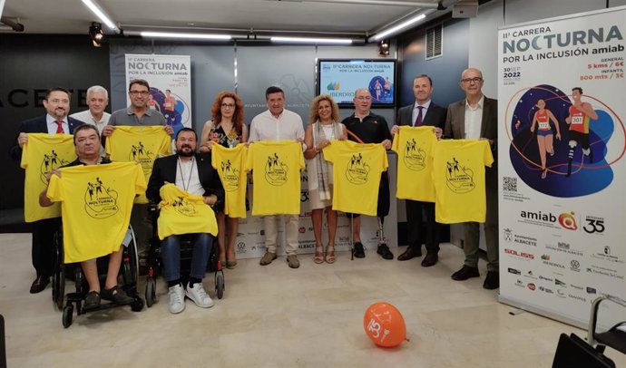 Presentación de la carrera nocturna de Amiab.