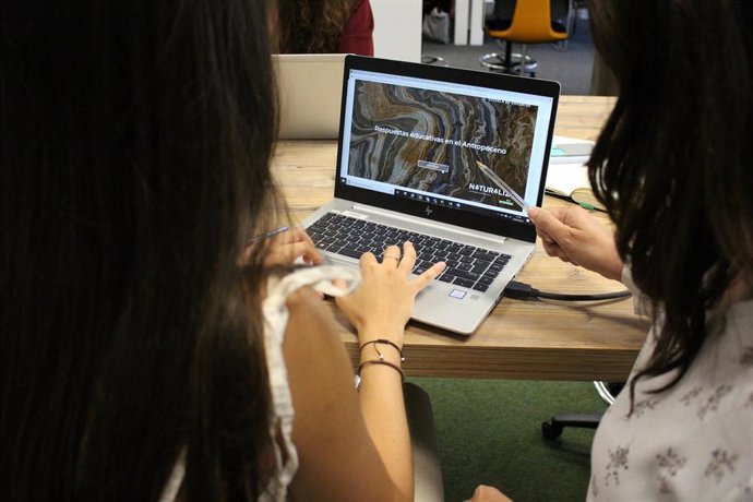 Archivo - Unos 1.900 profesores de Primaria se forman en medio ambiente gracias a la red Naturaliza.