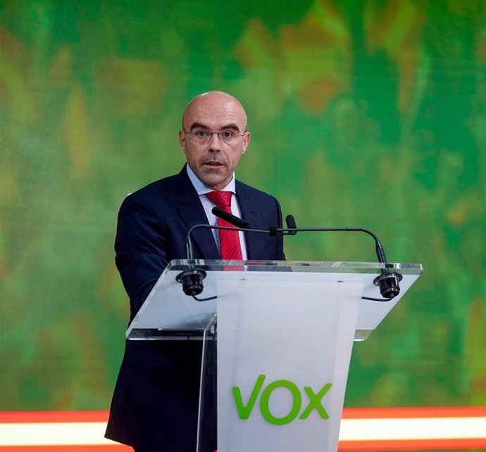 Archivo - El portavoz del Comité de Acción Política de Vox y eurodiputado, Jorge Buxadé.