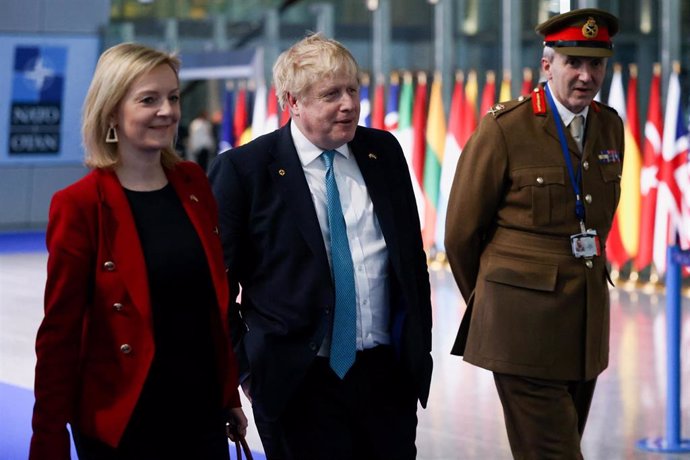 Archivo - Liz Truss y Boris Johnson