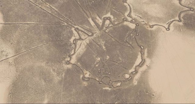 Imagen de satélite que revela una de las estructuras para la captura de animales en el desierto arabigo