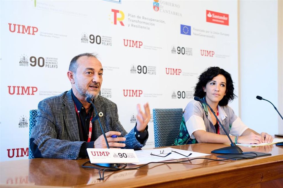 Luis A. Barriga Martín, director general del Instituto de Mayores y Servicios Sociales (IMSERSO), y María Antonia Morillas, directora del Instituto de las Mujeres