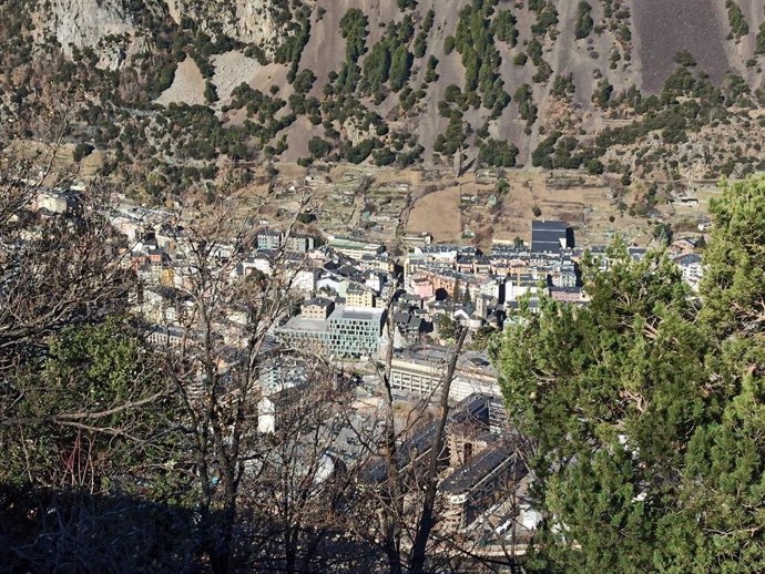 Archivo - Imagen panorámica de Andorra La Vella.