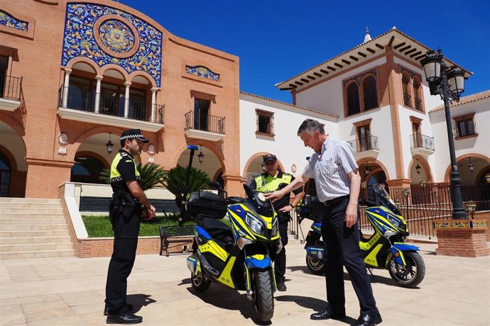 Entrega de las motocicletas.