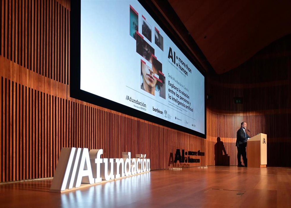 El presidente de Abanca, Juan Carlos Escotet, durante la inauguración de la exposición internacional Al: More than human