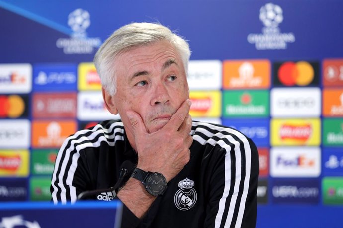 05 September 2022, United Kingdom, Glasgow: Real Madrid manager Carlo Ancelotti attends a press conference at Celtic Park ahead of Tuesday's UEFA Champions League Group F soccer match against Celtic. Photo: Robert Perry/PA Wire/dpa