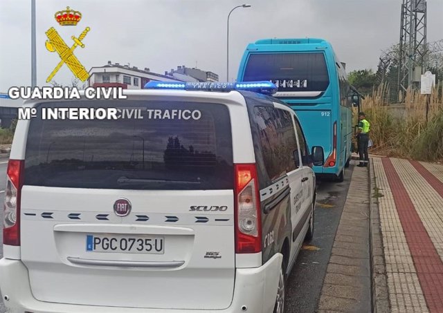 Interceptado el conductor de un autobús en A Coruña por conducir sin puntos en el carné.