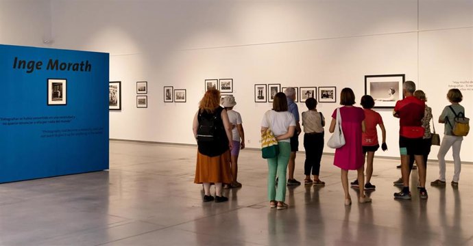 La exposición 'Tres mujeres Magnum' en el Palacín de León.