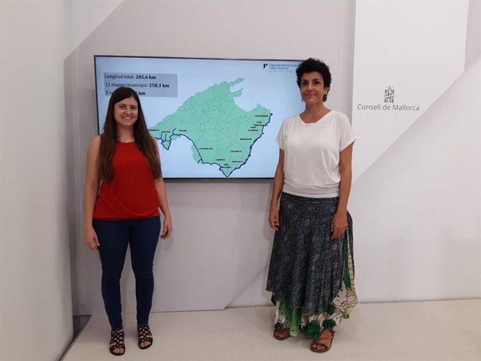 La consellera insular de Sostenibilidad y Medio Ambiente, Aurora Ribot y la directora insultar de Medio Ambiente, Inmaculada Férriz.