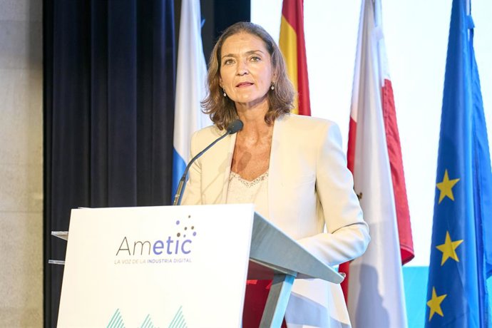 La ministra d'Indústria, Comer i Turisme Reyes Maroto