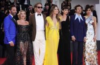 ¿Escupitajo de Harry Styles a Chris Pine en el Festival de Venecia?