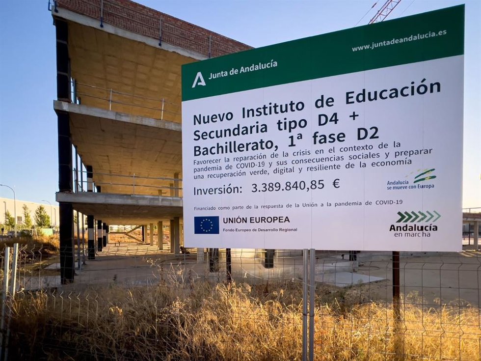 Obras del nuevo IES de Dos Hermanas, paralizadas al renunciar la empresa adjudicataria.
