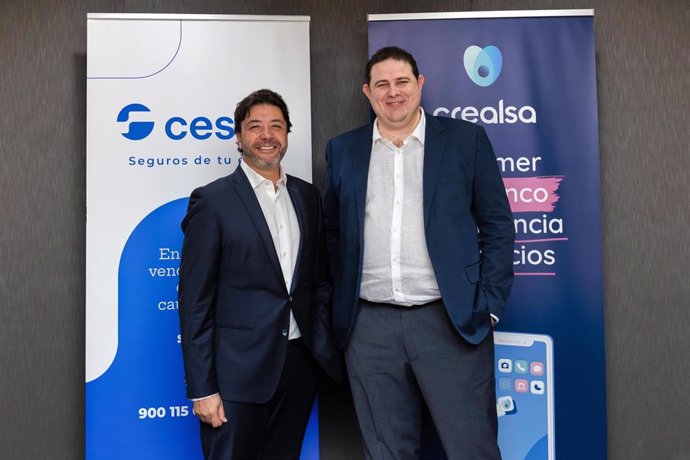 El director de Sistemas y Organización de Cesce, Karim Kaidi, y el cofundador y consejero delegado de Crealsa, José Molina.