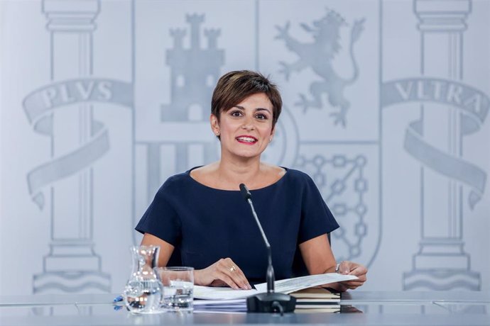 La ministra de Política Territorial y portavoz del Gobierno, Isabel Rodríguez, a su llegada a una rueda de prensa, en La Moncloa, a 6 de septiembre de 2022, en Madrid (España). 